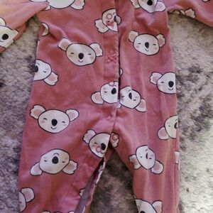 6 SUPER comfy Onesies Size 6 Month Old